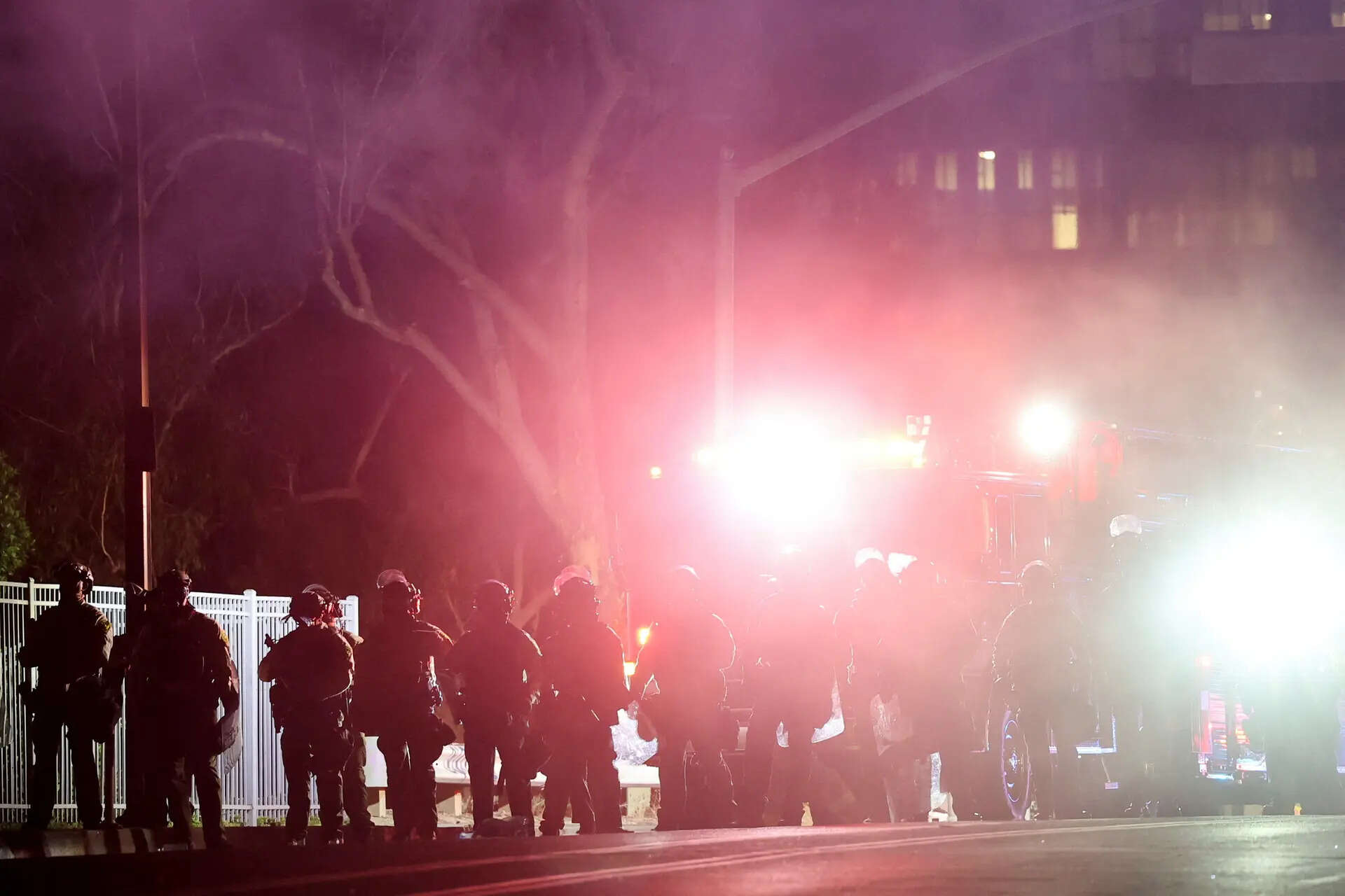 Los Angeles protest Journalist shot at during live broadcast in(02)