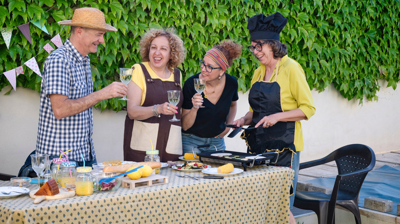 When You Should (And Shouldn't) Bring Food To A Cookout