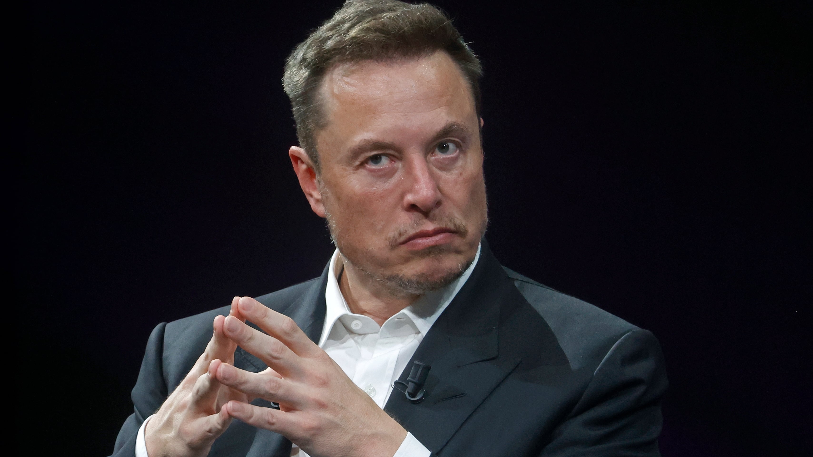 Musk Trashes His Own AI Over Embarrassing Post About Him Taking Miller's  Wife