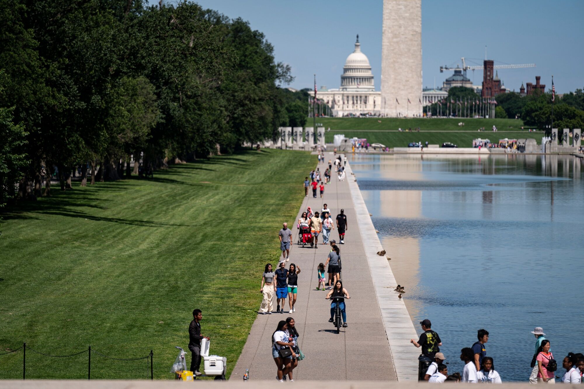 federal-employees-can-work-from-home-as-dc-preps-for-trump-parade