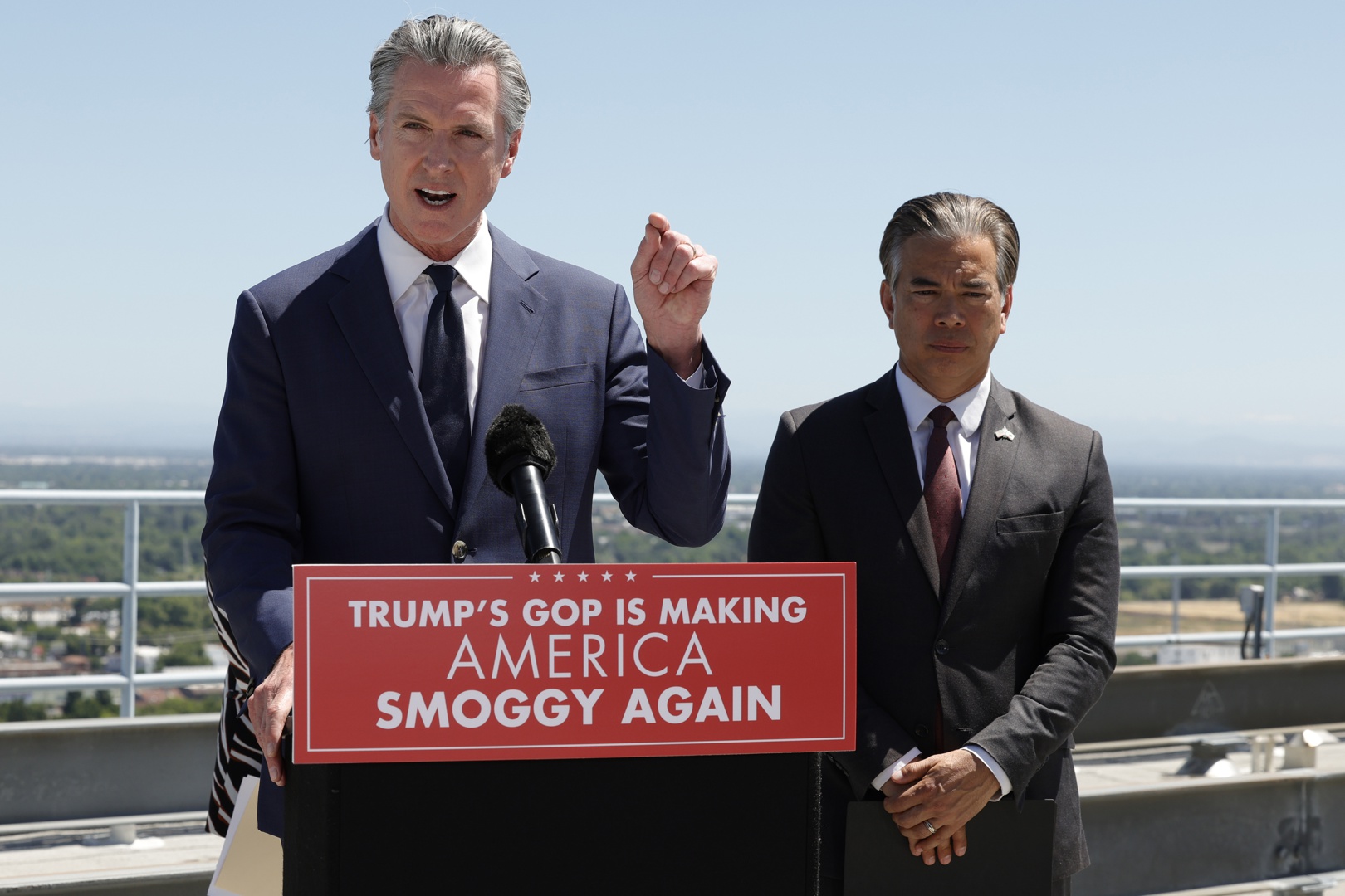 California demanda a Trump por desplegar de manera "ilegal" a la Guardia Nacional