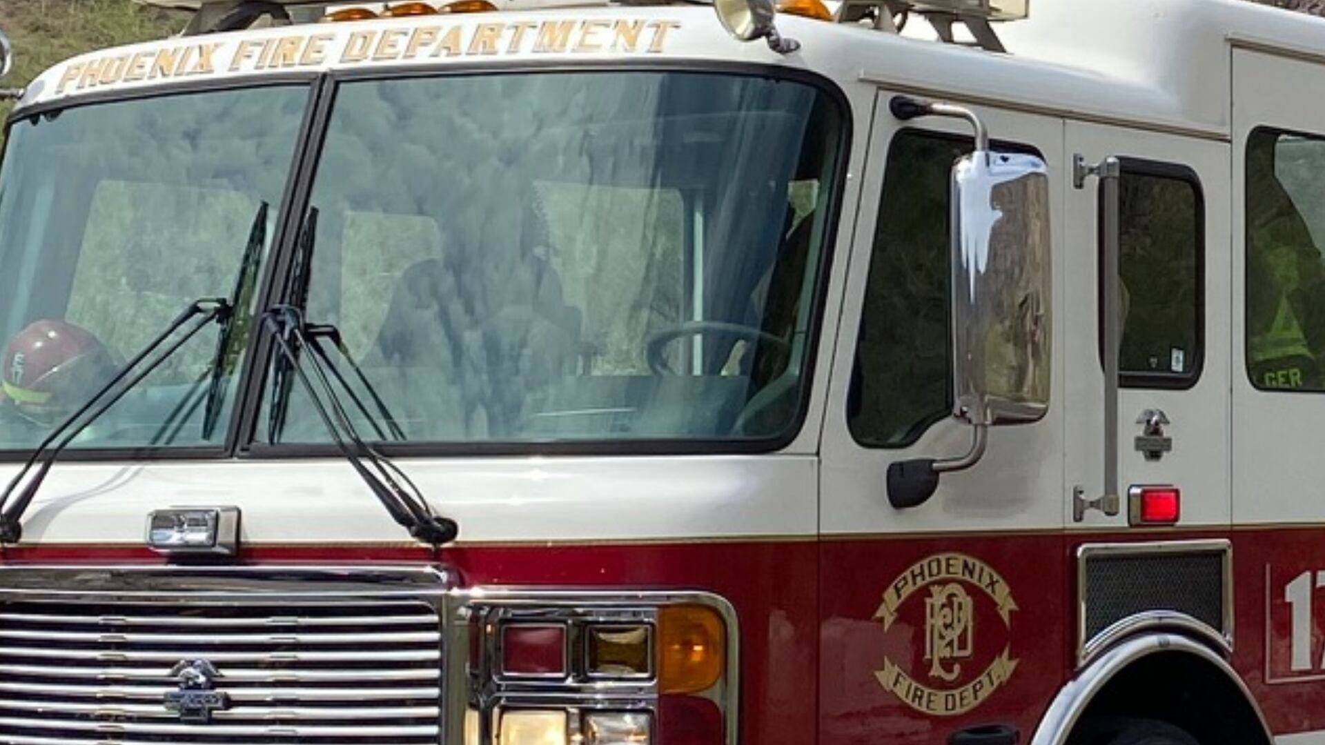 Boy seriously hurt, 2 others hospitalized after crash in north Phoenix