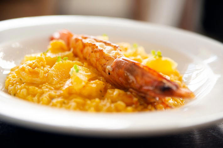 Risoto de camarão com laranja Foto: johnnymazzilli/ Divulgação