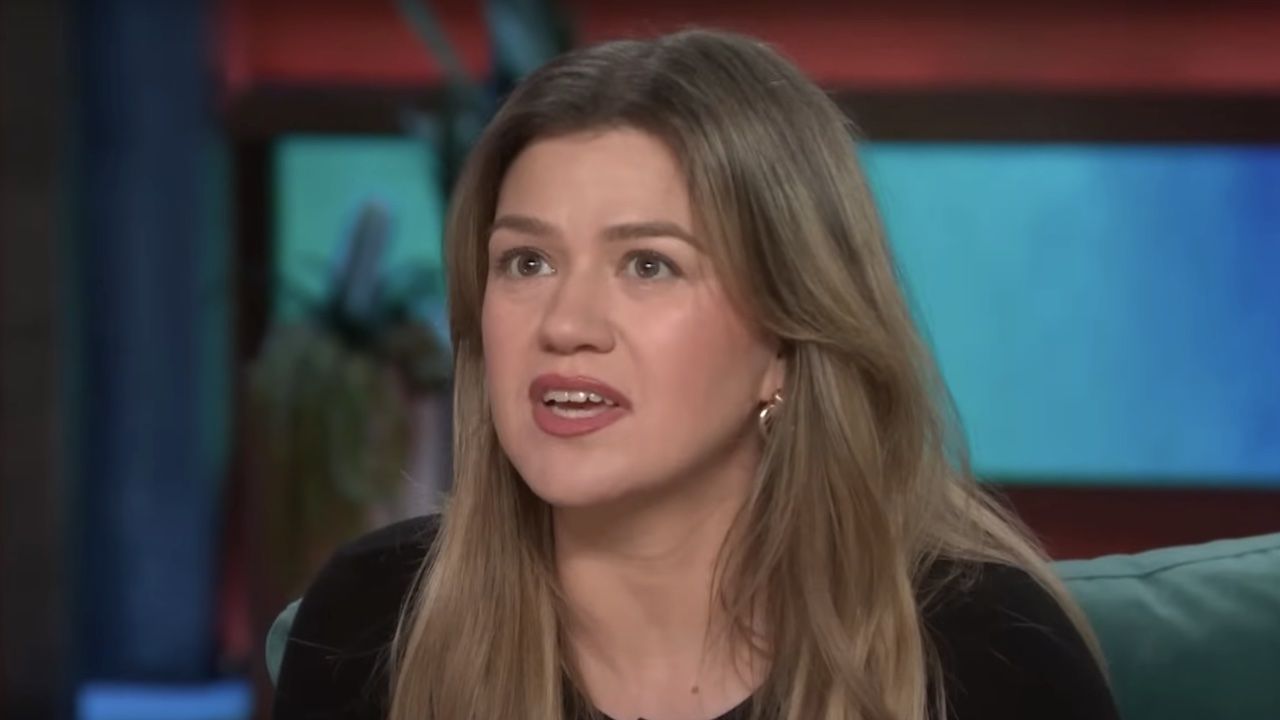 After Kelly Clarkson Got Candid About Her Talk Show Schedule As Rumors