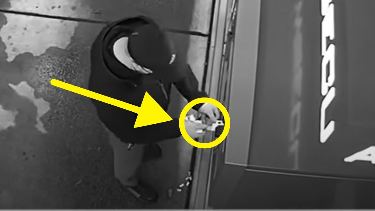 Sneaky New Debit Card Scam That S Draining Bank Accounts