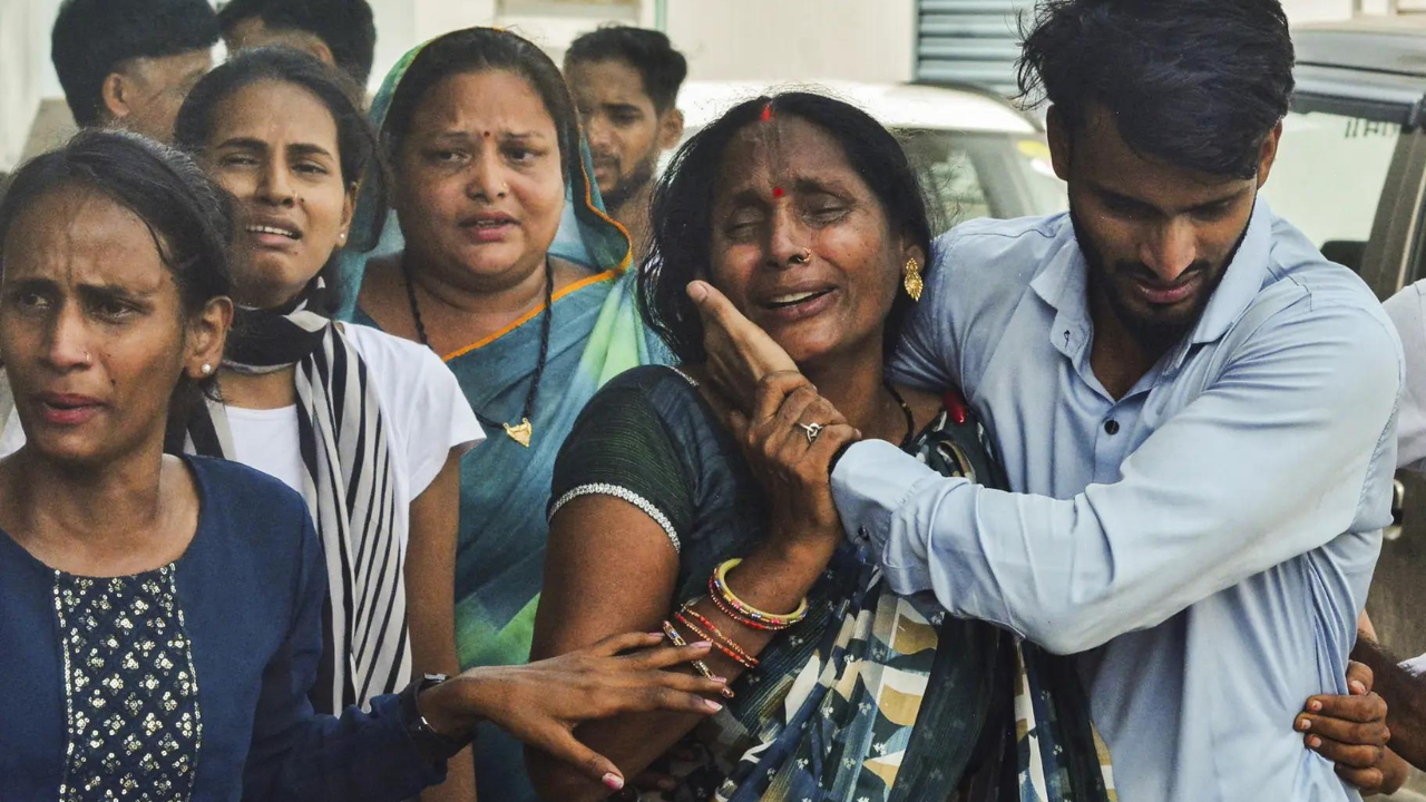 Mumbra train fall tragedy: A property deal that will not happen, a son’s birthday that will not be celebrated