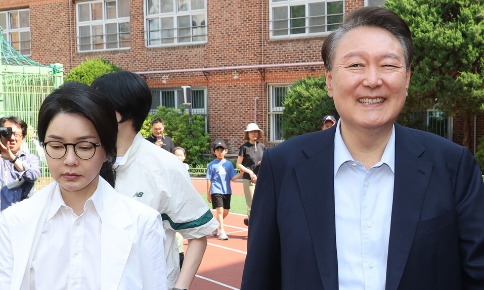 “윤석열 원래 낙천적, 무죄 100% 확신 중…김건희는 힘들어해”