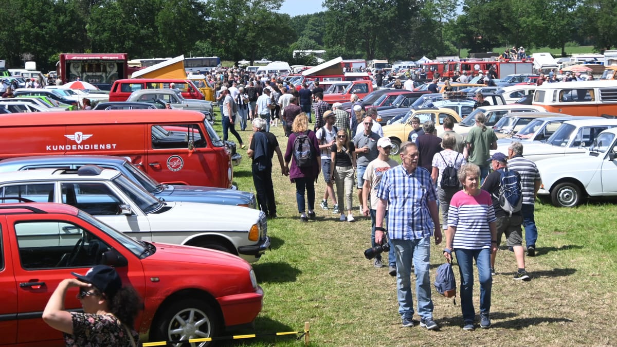 Oldtimermarkt Bockhorn 2025: Klassiker locken Auto-Fans | Ausflug Bremen