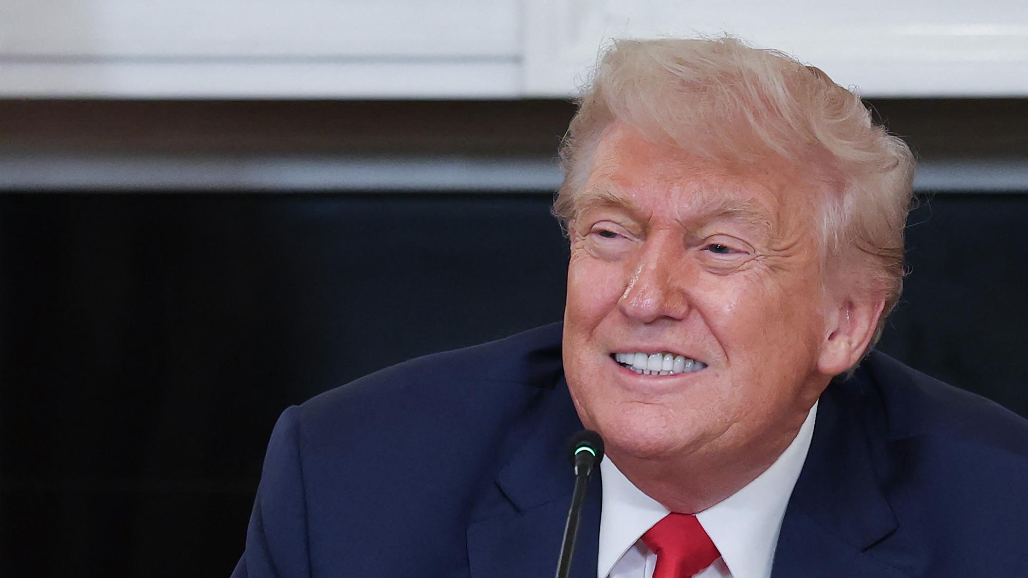 comment-donald-trump-veut-donner-1-000-dollars-chaque-b-b-n-durant