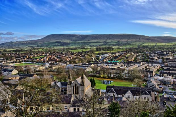 Airbnb reveals top 10 northern towns for tourists - these are the 2 to ...