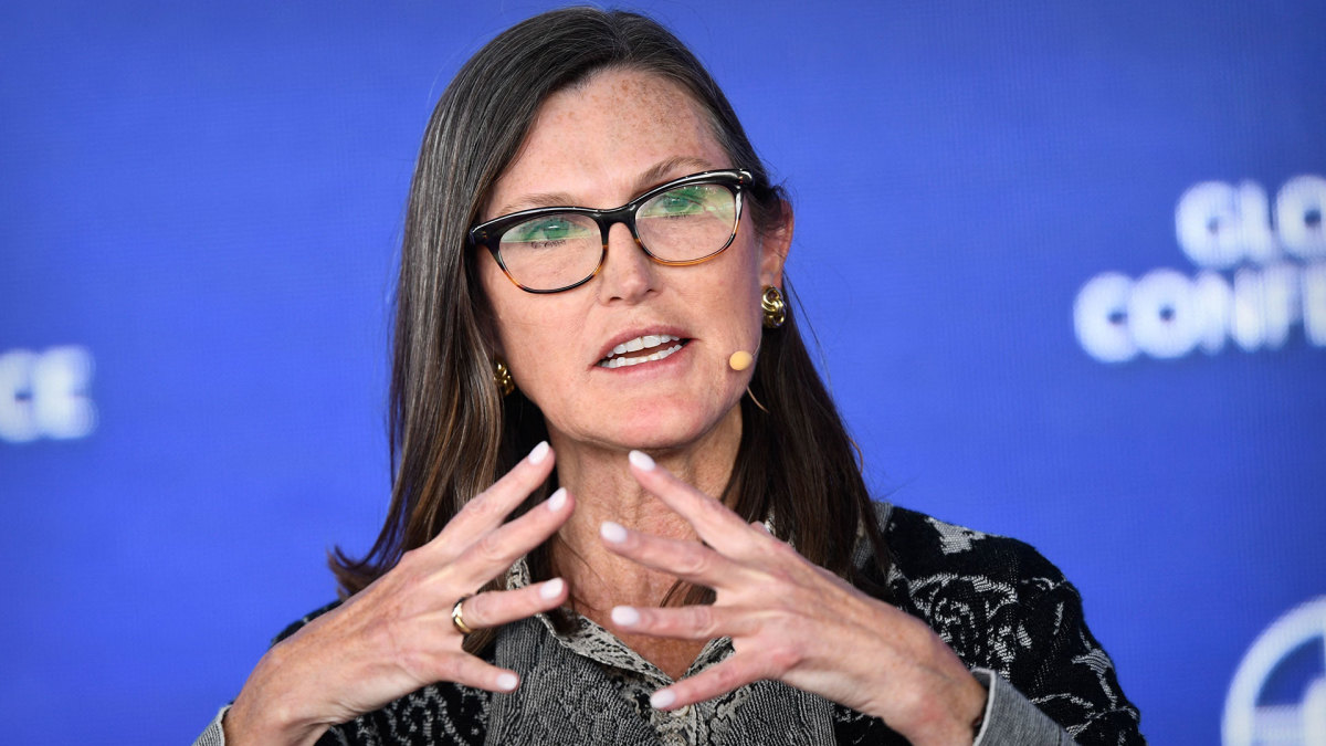 CEO who sees Bitcoin hitting $1M now favors Tesla