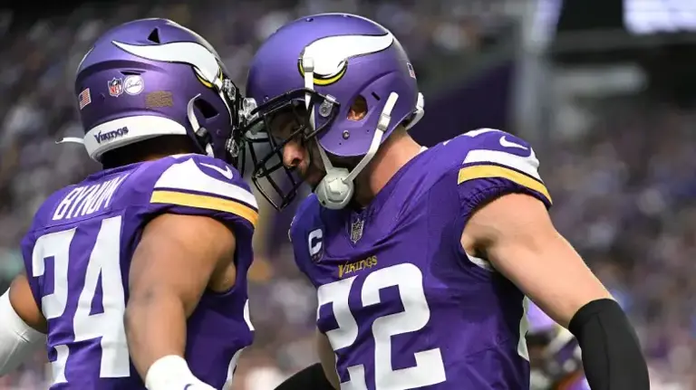 Vikings Trade Pitch Snags $3.5 Million Eagles Star for Critical Role