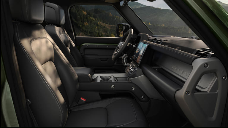 Nå kommer oppdatert Land Rover Defender