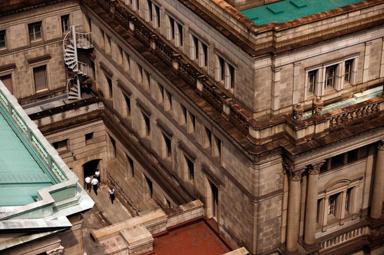 日銀が１１日発表した５月の企業物価指数（ＣＧＰＩ）速報によると、国内企業物価指数は前年比３．２％上昇した。写真は、日銀本店。２０２３年９月、東京で撮影（２０２５年　ロイター/Issei Kato）