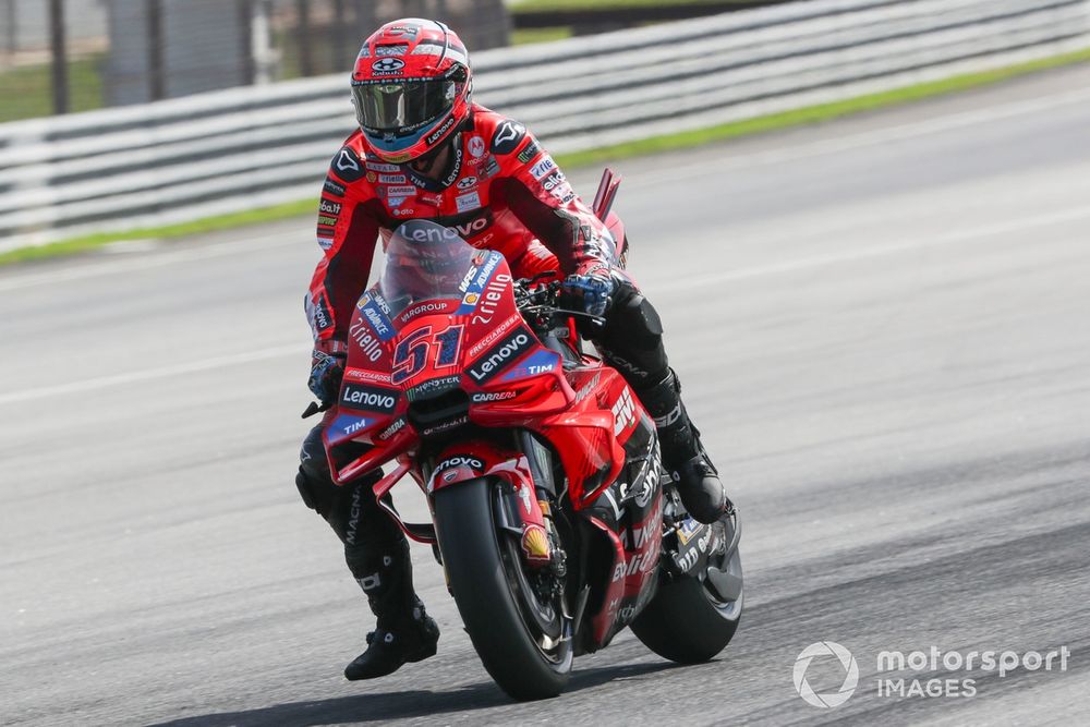 Yamaha Uji Coba Motor V4 Terbarunya di Sirkuit Barcelona