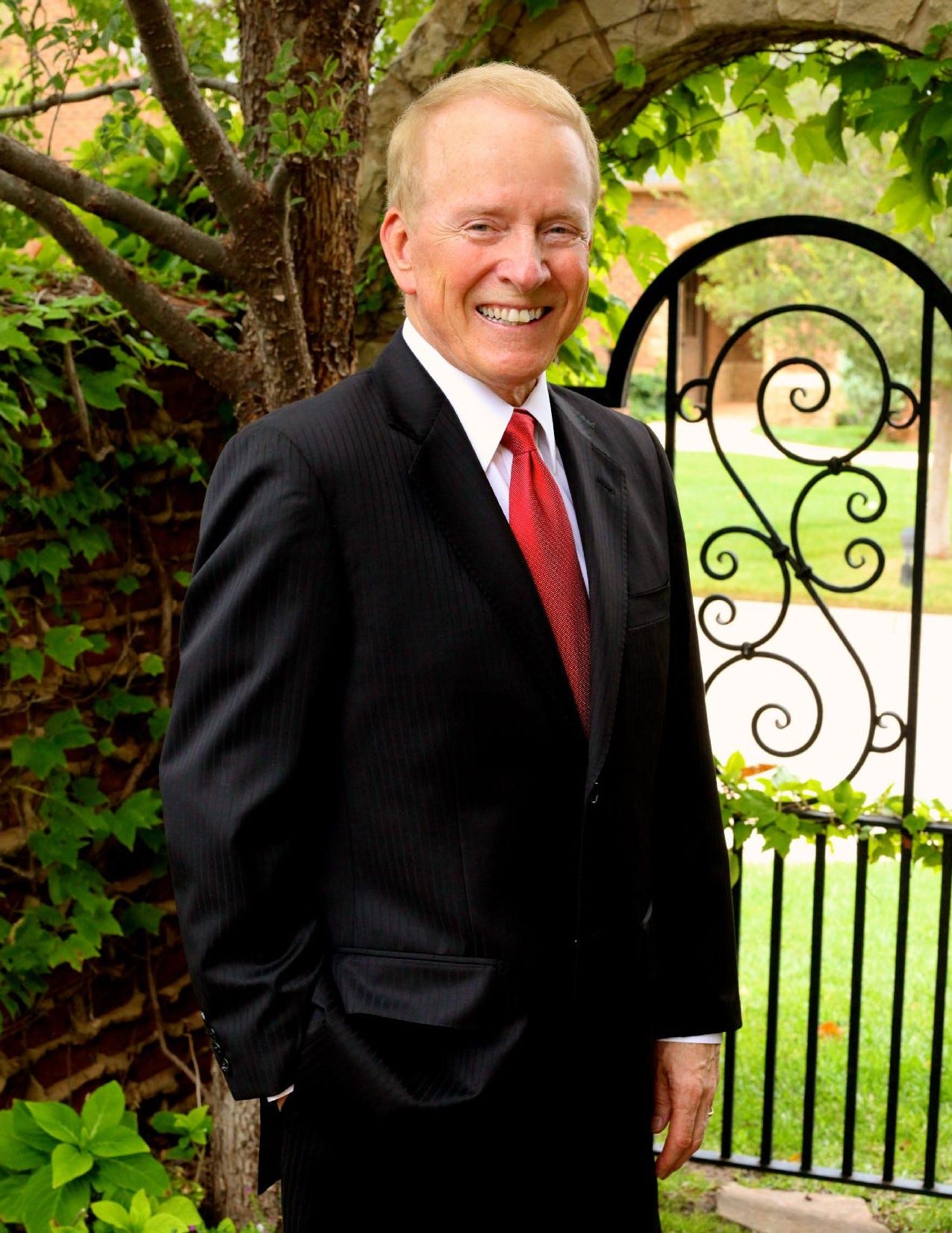 Weather legend Gary England dies at 85 Social media floods with