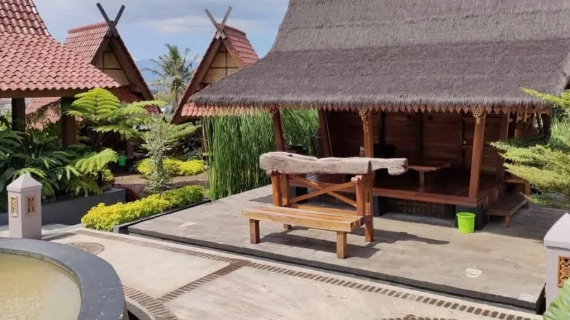 Tempat Makan Keluarga Seru di Garut: Dari Hangout Hingga Memancing naik Perahu