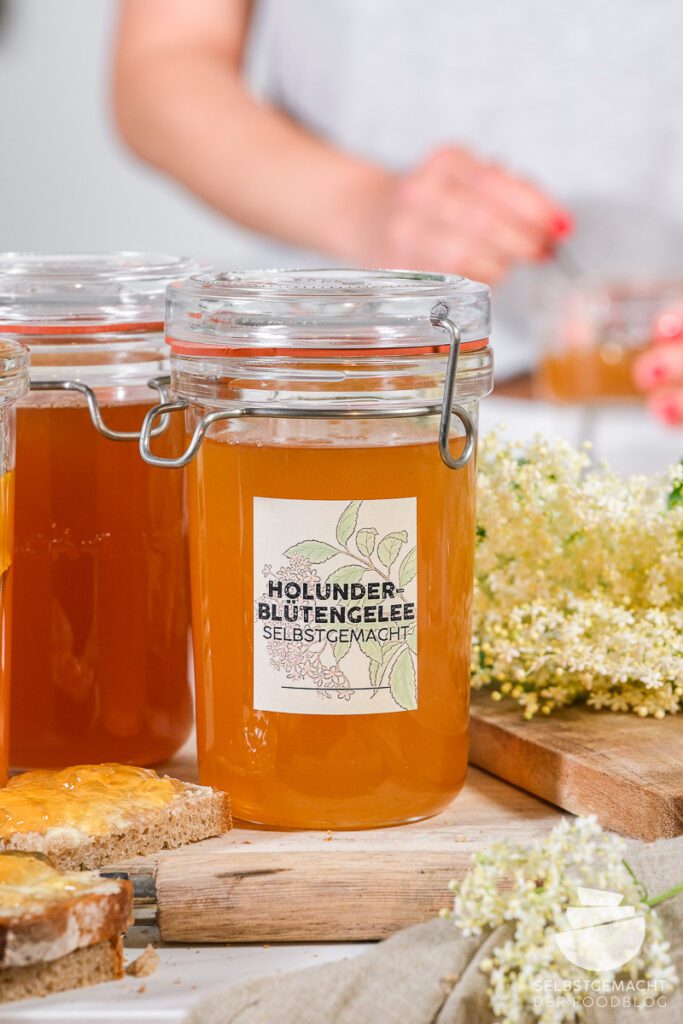 Holunderblütengelee mit Apfelsaft wie von Oma