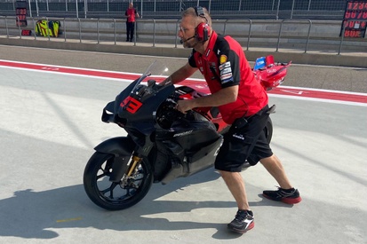 Yamaha Uji Coba Motor V4 Terbarunya di Sirkuit Barcelona