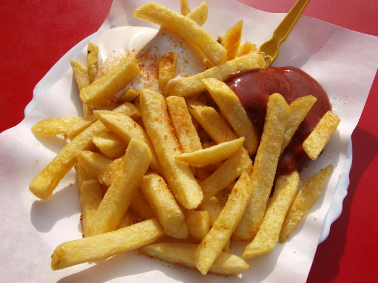 Beyond the obvious sources like sweets and desserts, added sugars are commonly found in ketchup, bread, cereals, sauces, bakery items, and even savoury packaged foods. (Photo: Getty Images)