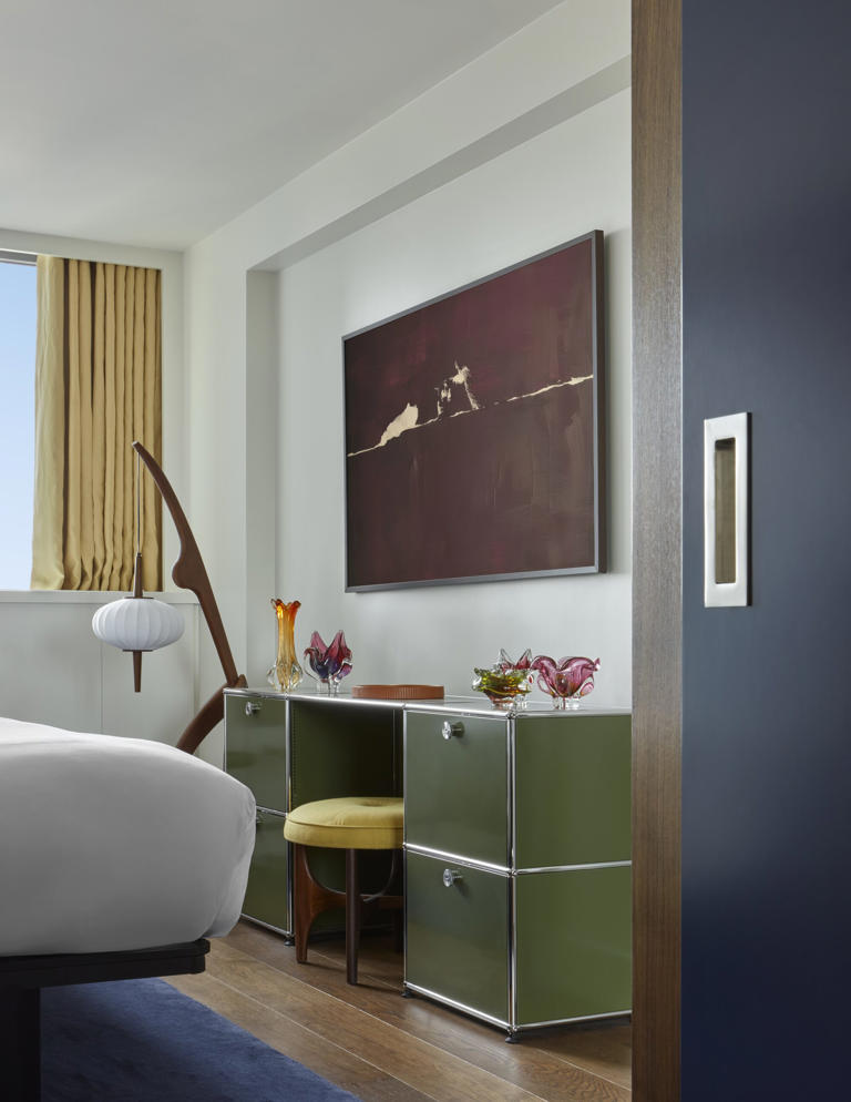 10 Mid-Century Modern Bedroom Ideas That Prove the Look Is Tranquil ...