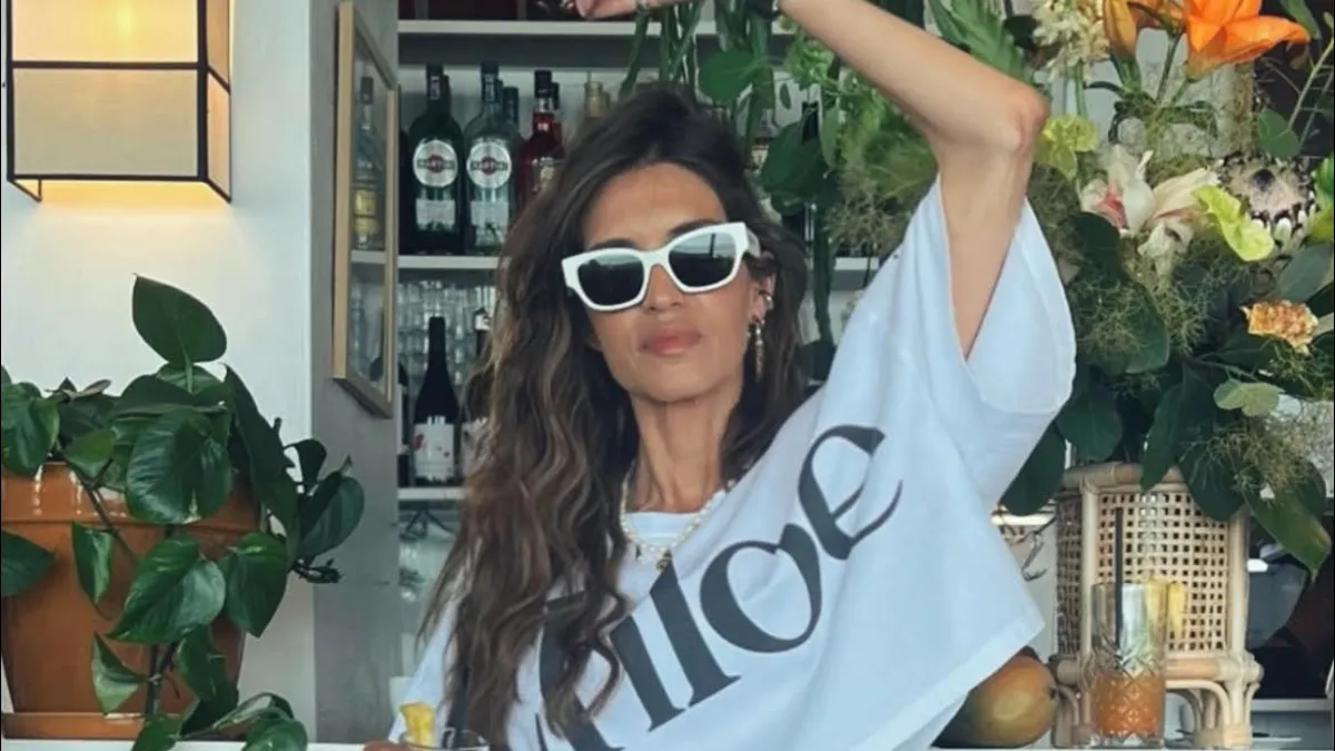 Sara Carbonero nos deja claro desde Biarritz que el amarillo mantequilla y  el boho son las