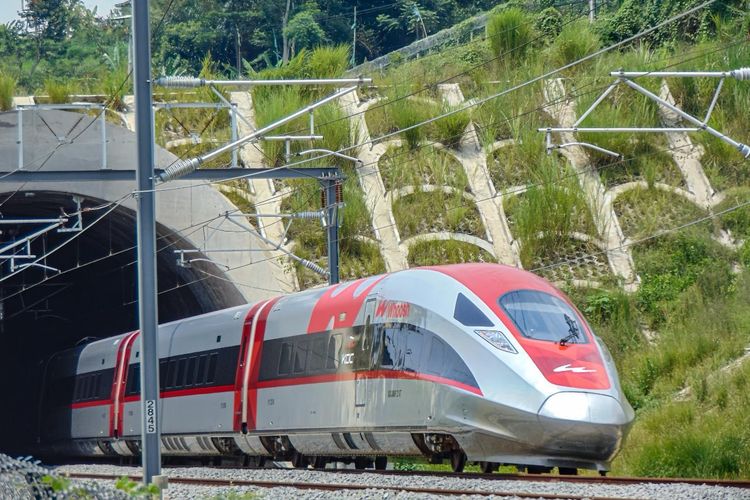 Megawati Tidak Setuju Kereta Cepat, Pernah Usulkan Ini ke Jokowi