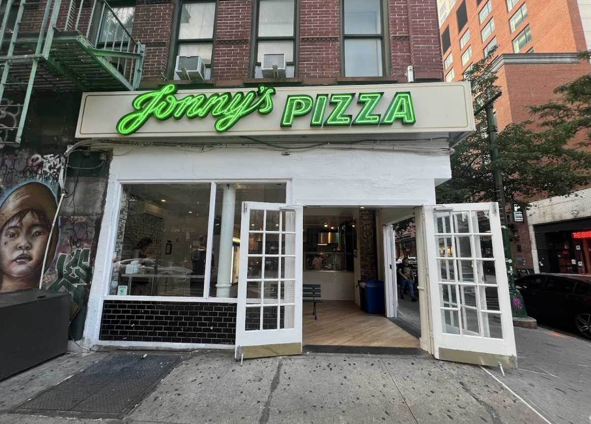 Jonny's Pizza