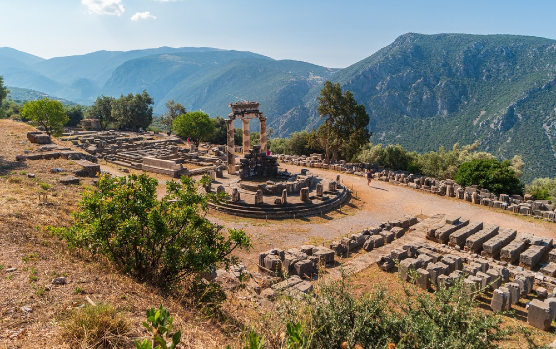 Studien zu den Weihgeschenken und der Topographie von Delphi. IV. main image 0