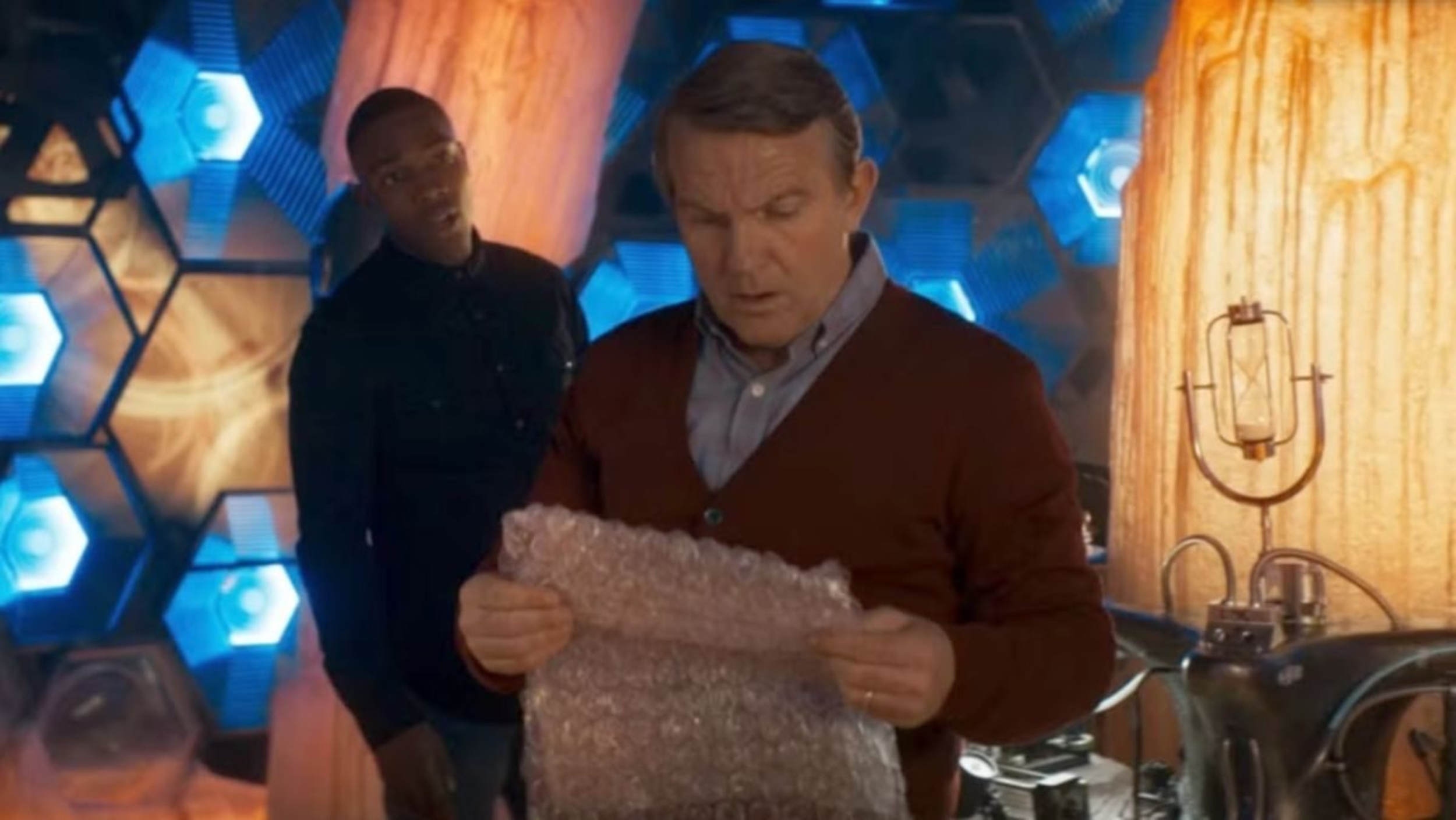 A Failed Wallpaper Experiment Led to Bubble Wrap's Existence