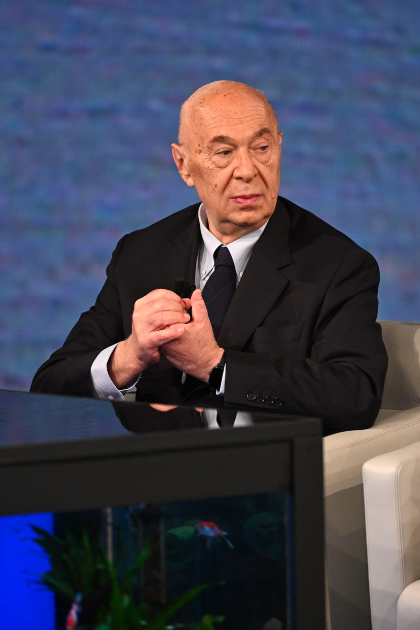 Paolo Mieli, chi è il giornalista ospite oggi a La volta buona: la  carriera, le origini e la vita privata