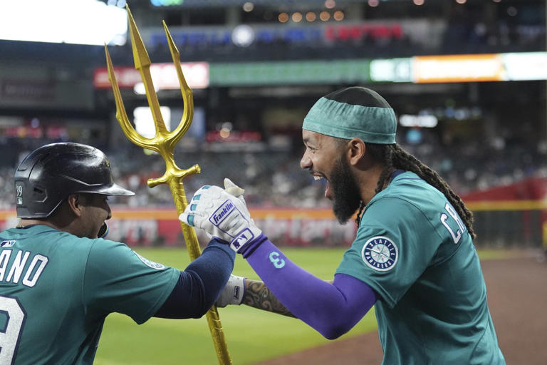 Eugenio Suárez #39 s 3rd grand slam of the season lifts D backs over