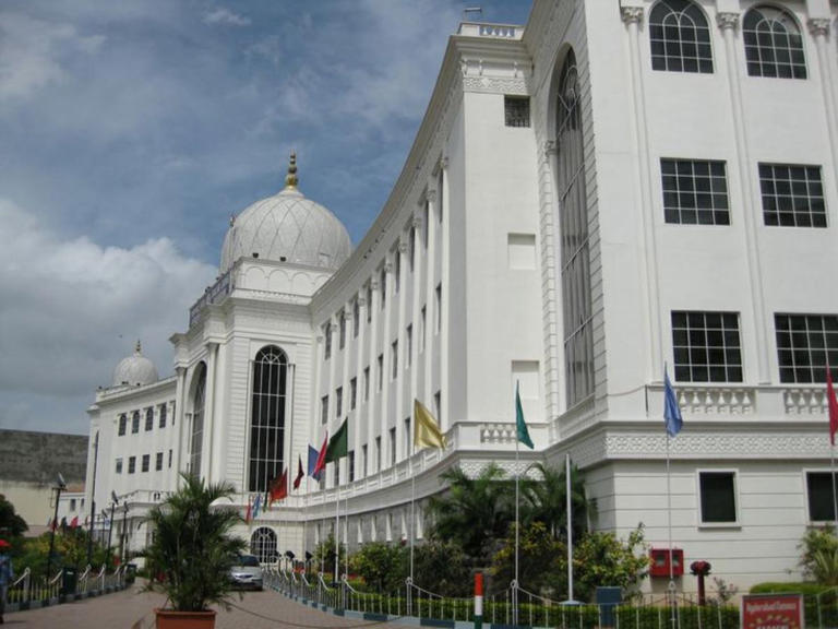 Explore These 6 Amazing Places To Visit In Hyderabad This Summer