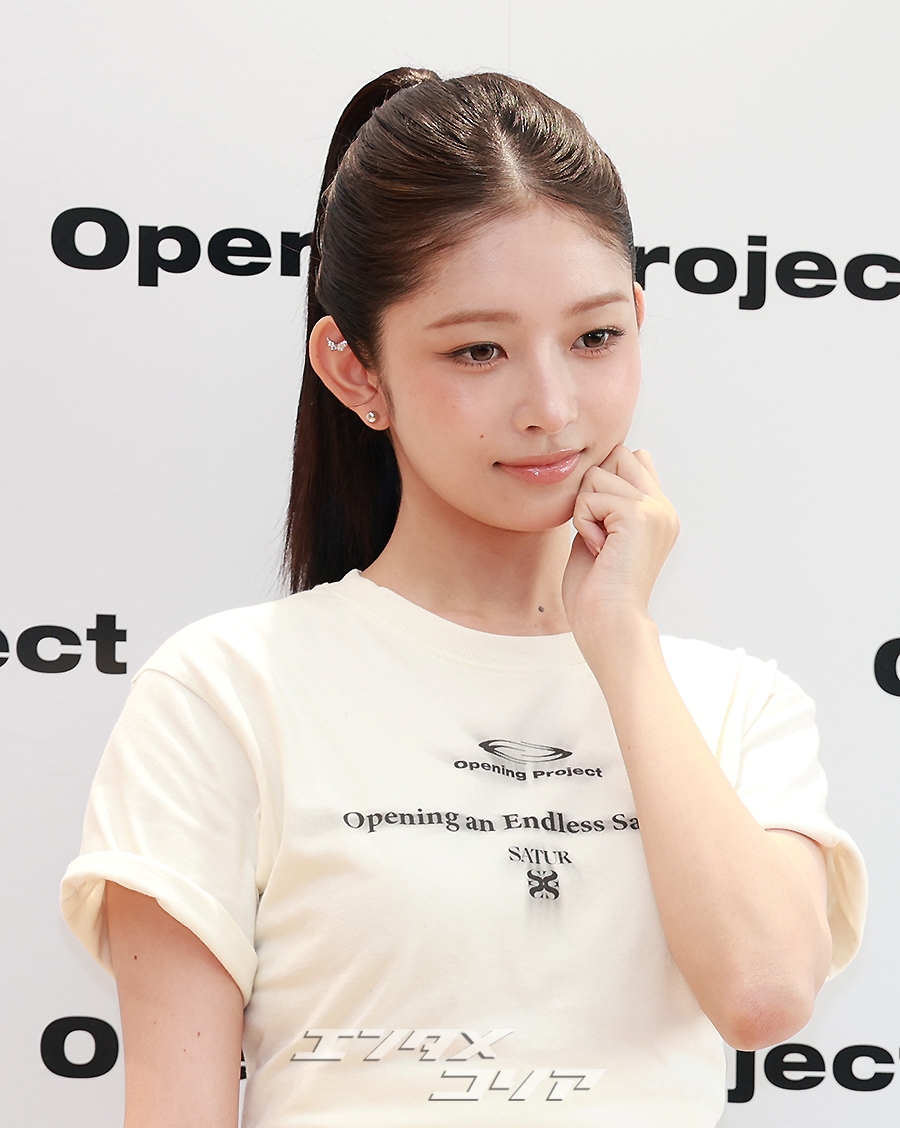 フォト】IVEレイ、満開の花のような美しさ