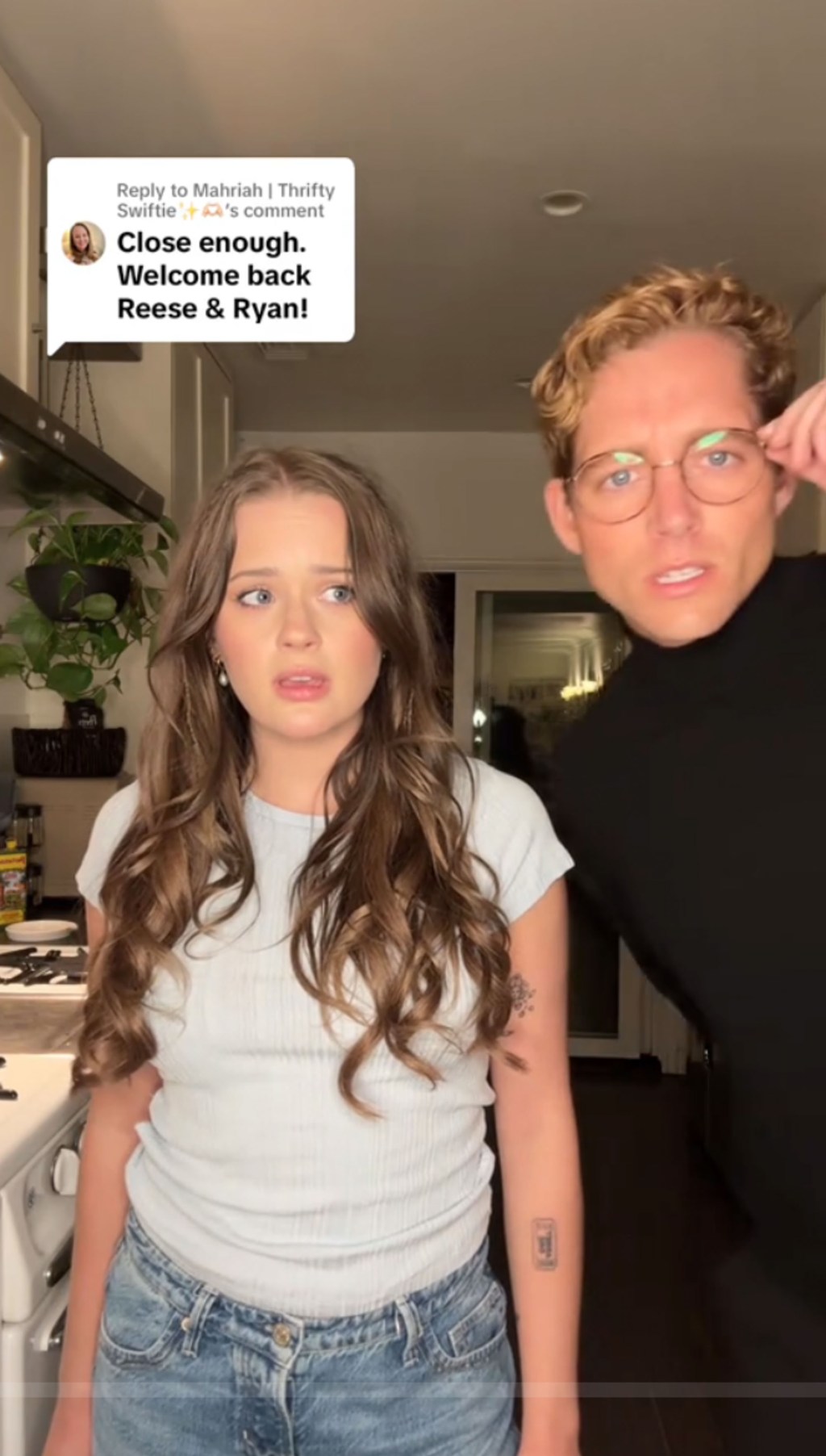 Reese Witherspoon shares new photo with daughter Ava and people are  seriously divided, image size:768x1353