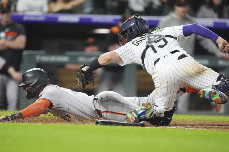 Giants rally again to beat lowly Rockies 107 for 7th straight win