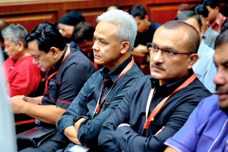 Sejumlah elite Partai Demokrasi Indonesia Perjuangan (PDI-P) menghadiri sidang Sekretaris Jenderal PDI-P, Hasto Kristiyanto di Pengadilan Tindak Pidana Korupsi (Tipikor) pada Pengadilan Negeri (PN) Jakarta Pusat, Kamis (12/6/2025).