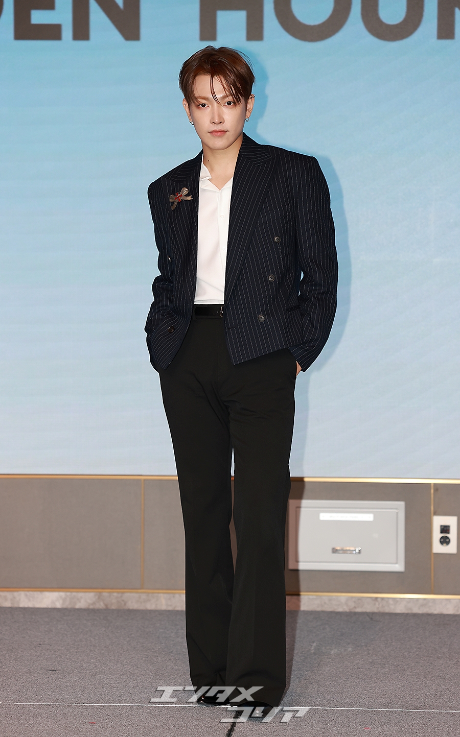 フォト】ATEEZホンジュン 完ぺきスーツ姿