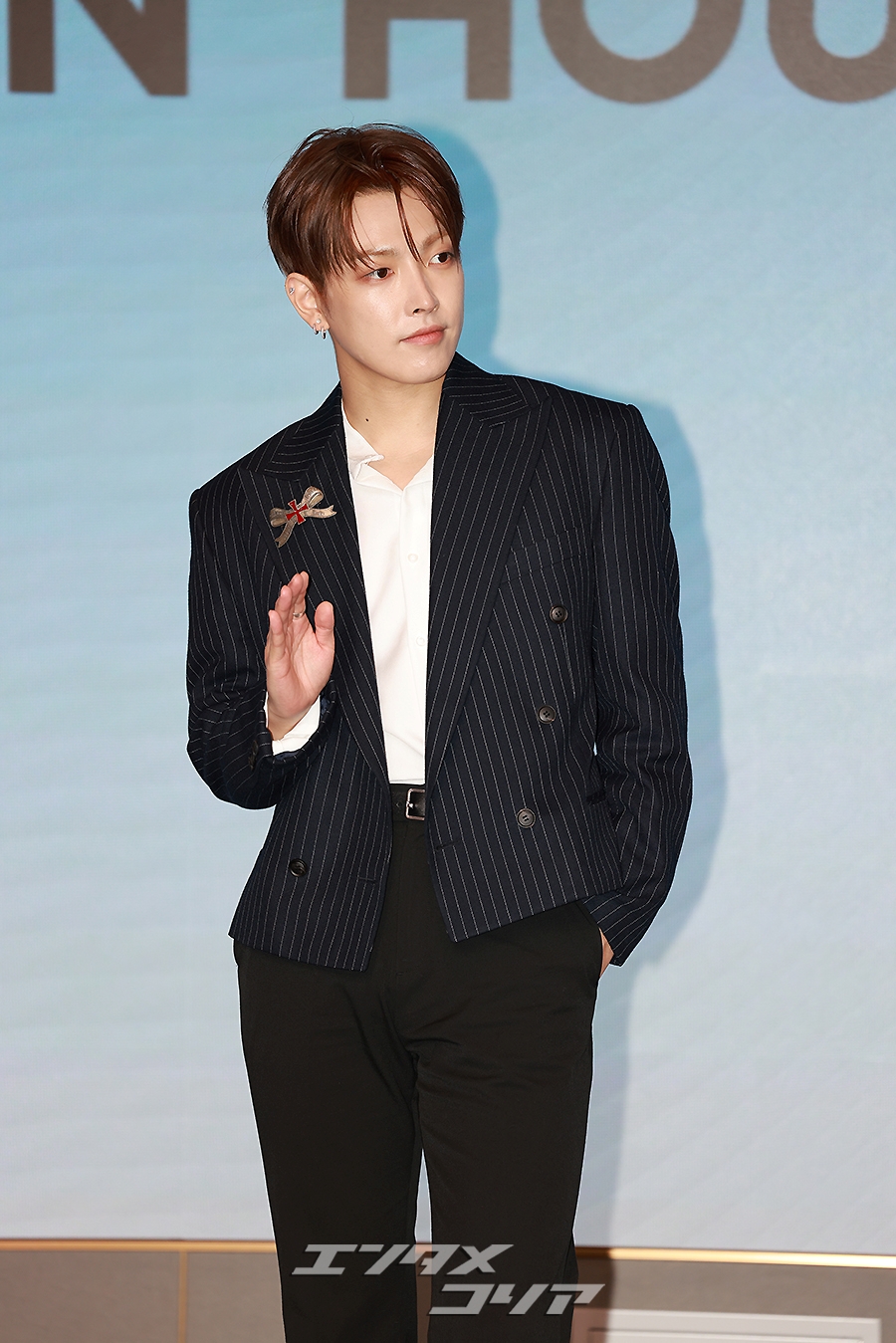 フォト】ATEEZホンジュン 完ぺきスーツ姿