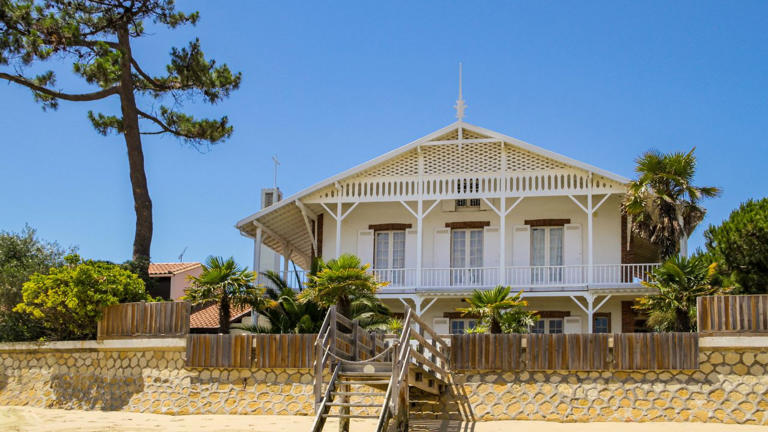 Patrick Cohen : à quoi ressemble sa maison sur le bassin d'Arcachon où il  se réfugie avec sa femme Alexandra ?