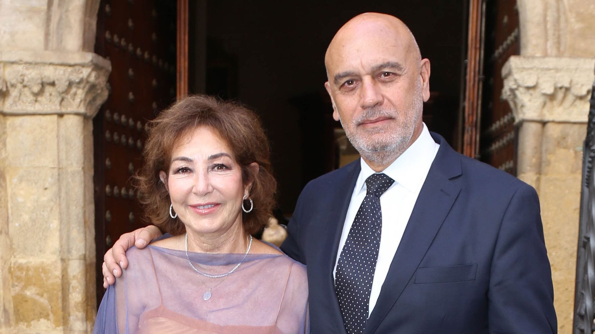 Ana Rosa Quintana ya está en Cádiz para celebrar la boda de su hijo mayor,  Álvaro Rojo