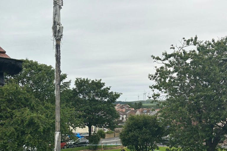 Huge fire destroys 5G mast in Ardrossan as police lock down residential ...