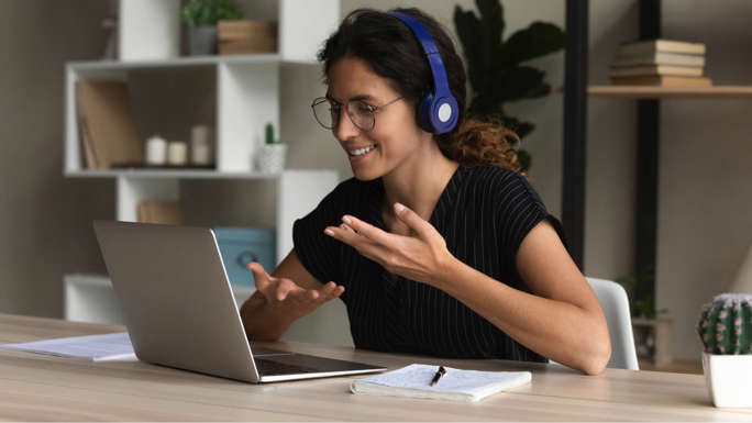 7 Unconventional Remote Jobs That Offer Stability in Times of Economic Uncertainty