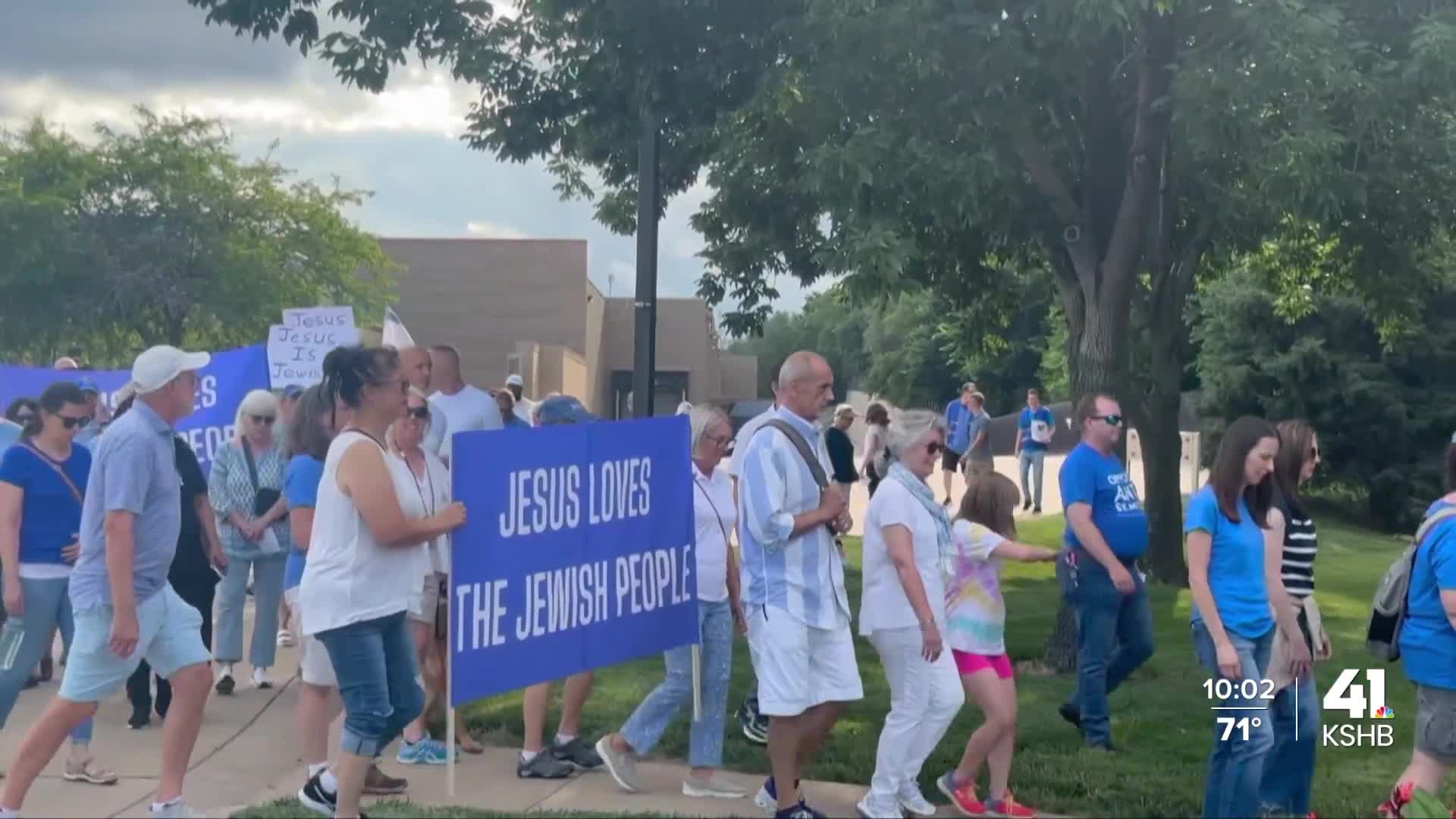 Kansas City Christian community rallies in solidarity with Jewish community