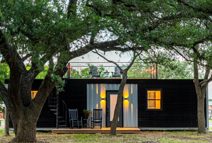 Living In A Container Sounds Fun Until You Discover These 10 Struggles