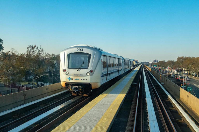 Booking.com: Onward Travel from New York Airports
