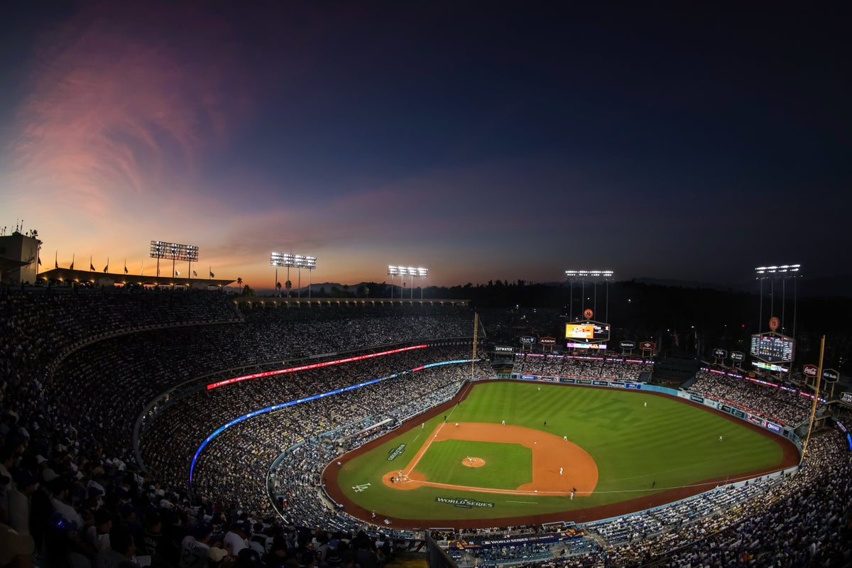 LA Dodgers deny ICE agents entry into baseball stadium(00)