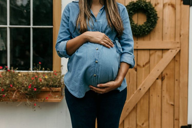 Manfaat Luar Biasa Yoga Prenatal: Dari Redakan Stres Hingga Persiapan Persalinan