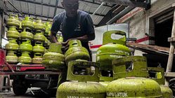 Krisis Pasokan Gas, Ancaman PHK Mengintai