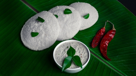 Harvard Trained Gut Doctor Ranks 10 Foods For The Gut Brain Axis On A